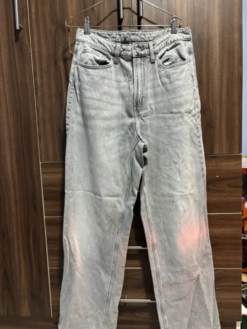 Jeans gris de tiro alto curvy fit - 1