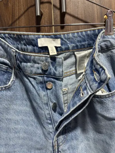 Jeans de mezclilla azul claro - miniatura 2