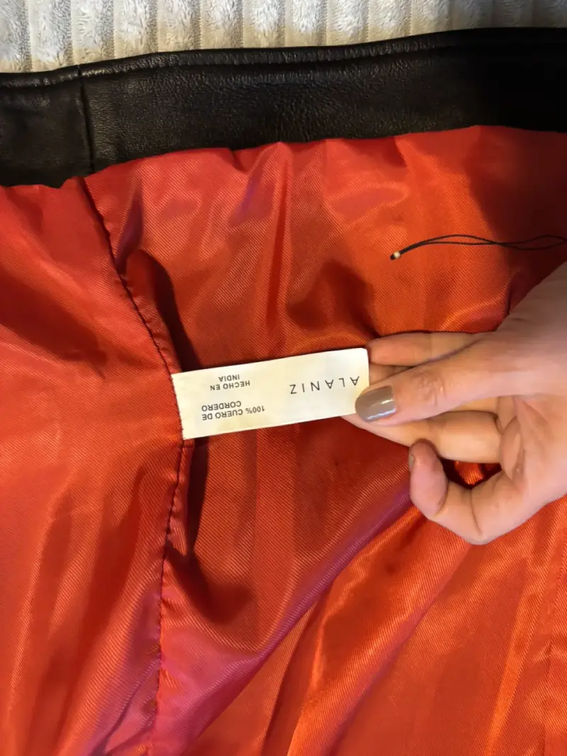 Chaqueta de cuero negra Alanz con forro rojo - 2