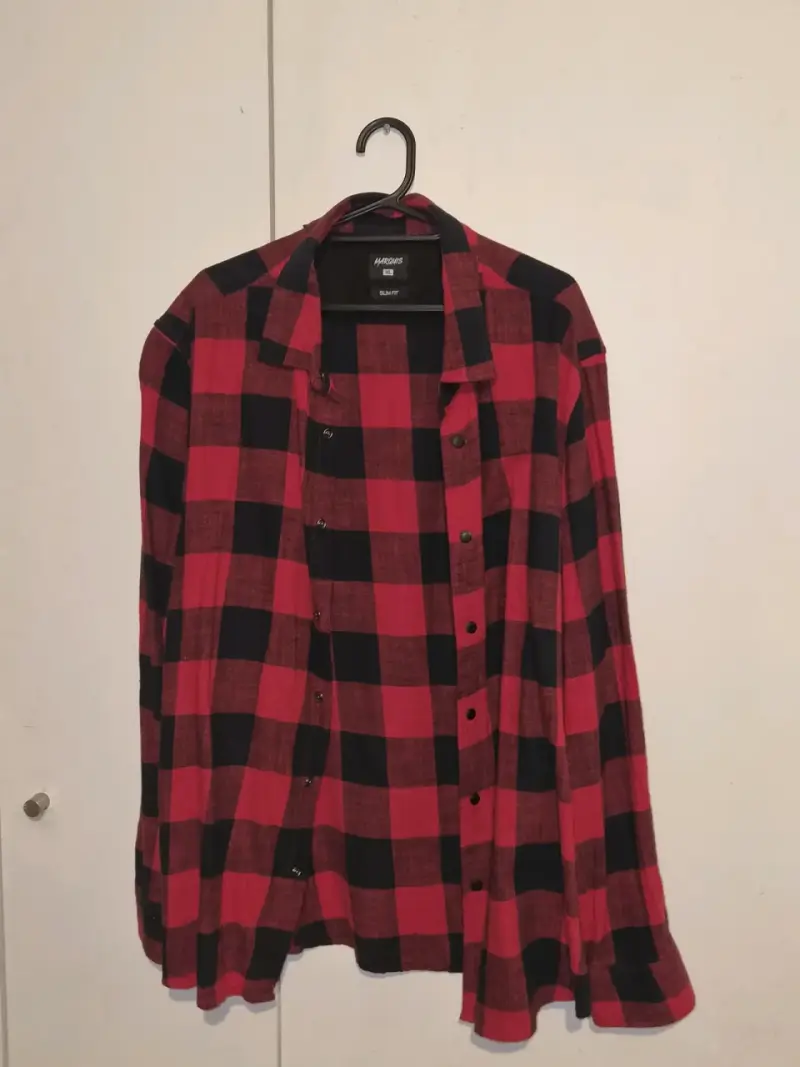 Camisa de franela a cuadros rojos y negros - 3