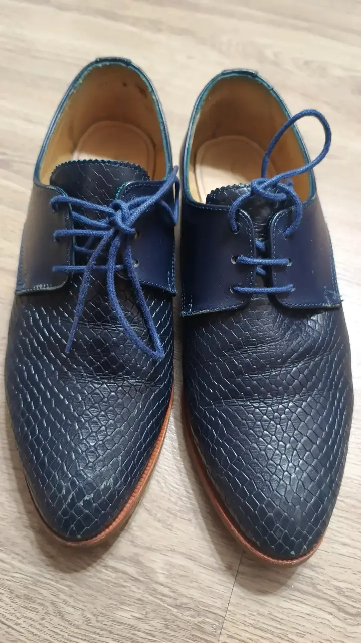 Zapatos de vestir azul marino con textura - 1