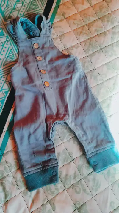 Lote de ropa de bebé  niña en muy buen estado - miniatura 3