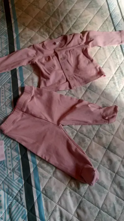 Lote de ropa de bebé  niña en muy buen estado - miniatura 4