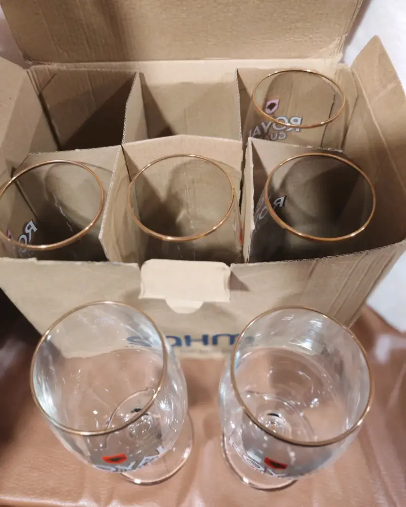 Set de 6 copas de cerveza Royal Guard con borde dorado - 3