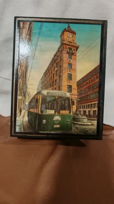 Caja de madera decorativa con diseño vintage - miniatura 4