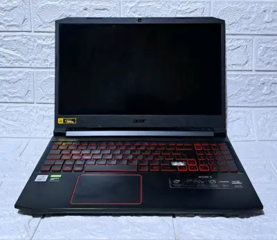 Laptop Acer Nitro 5 con Intel Core i5 y NVIDIA - miniatura 1