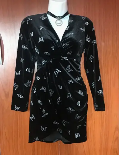 Vestido de terciopelo mariposas brillantes - miniatura 1