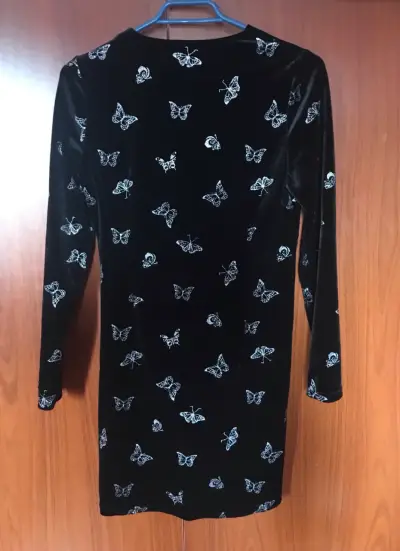 Vestido de terciopelo mariposas brillantes - miniatura 2