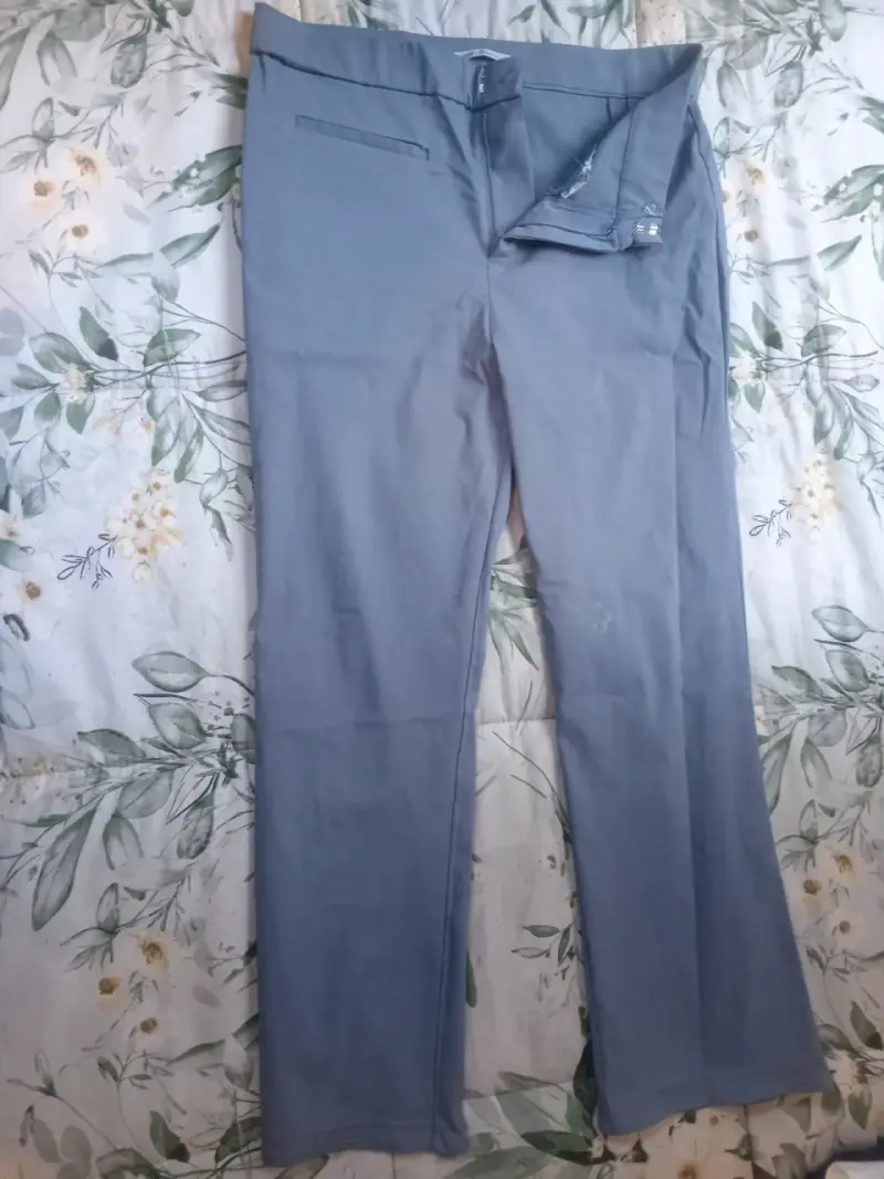 Pantalones de vestir grises para hombre