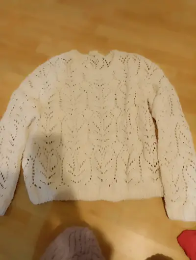 Lote de ropa femenina variada en buen estado - miniatura 3