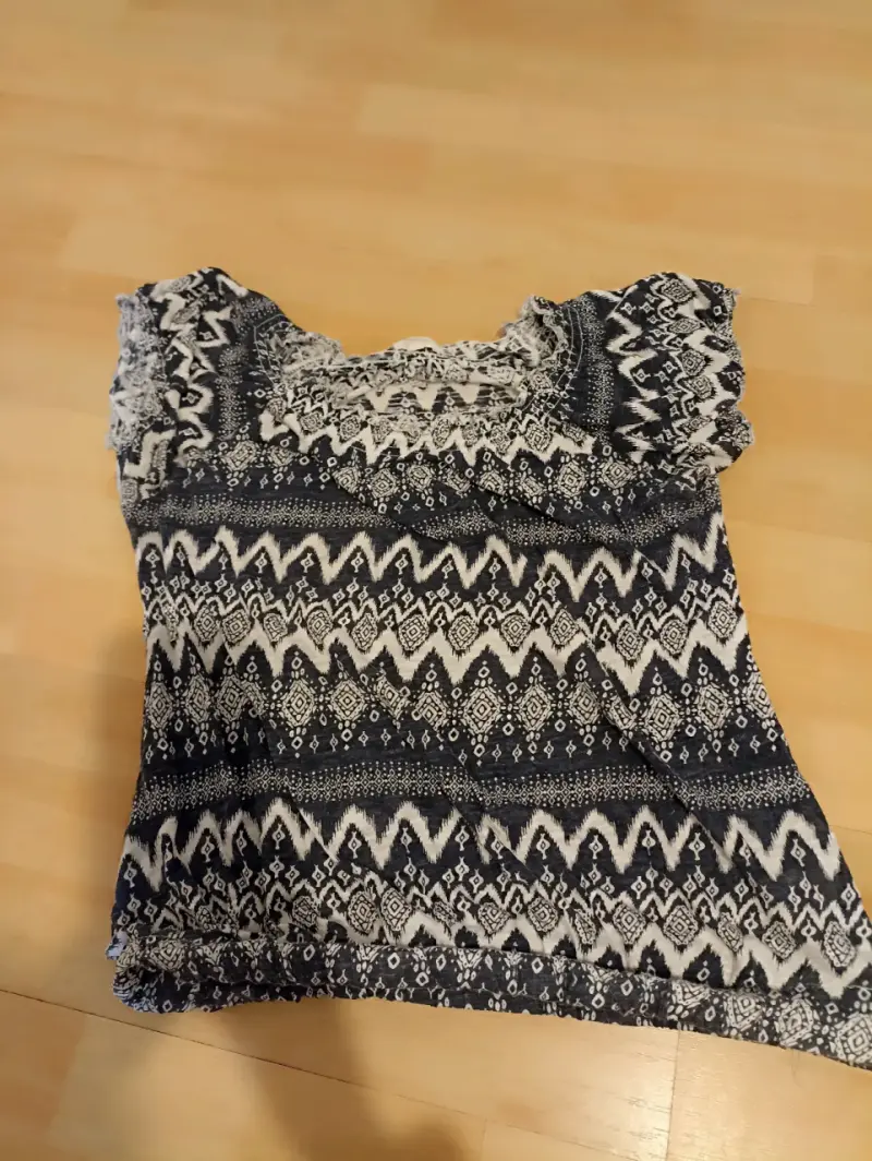 Lote de ropa femenina variada en buen estado - 4