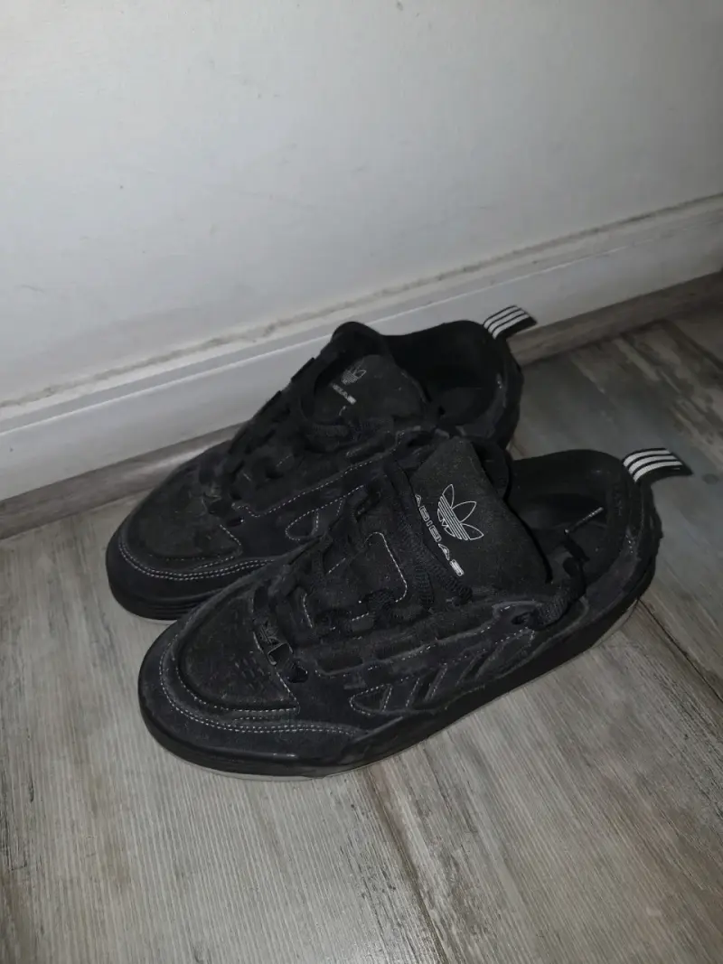 Adi2000 negras Adidas clásicas en buen estado - 2