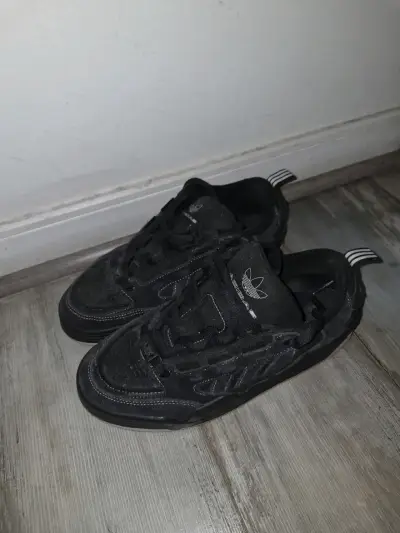 Adi2000 negras Adidas clásicas en buen estado - miniatura 2