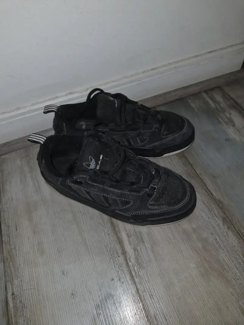 Adi2000 negras Adidas clásicas en buen estado - 4