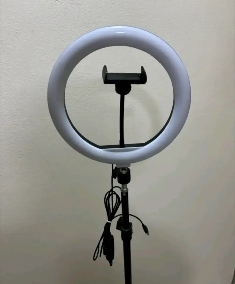 Aro de luz LED con trípode ajustable - 3