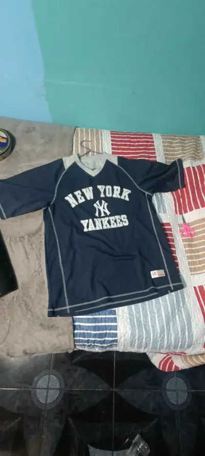 Polera New York Yankees azul marino - miniatura 1