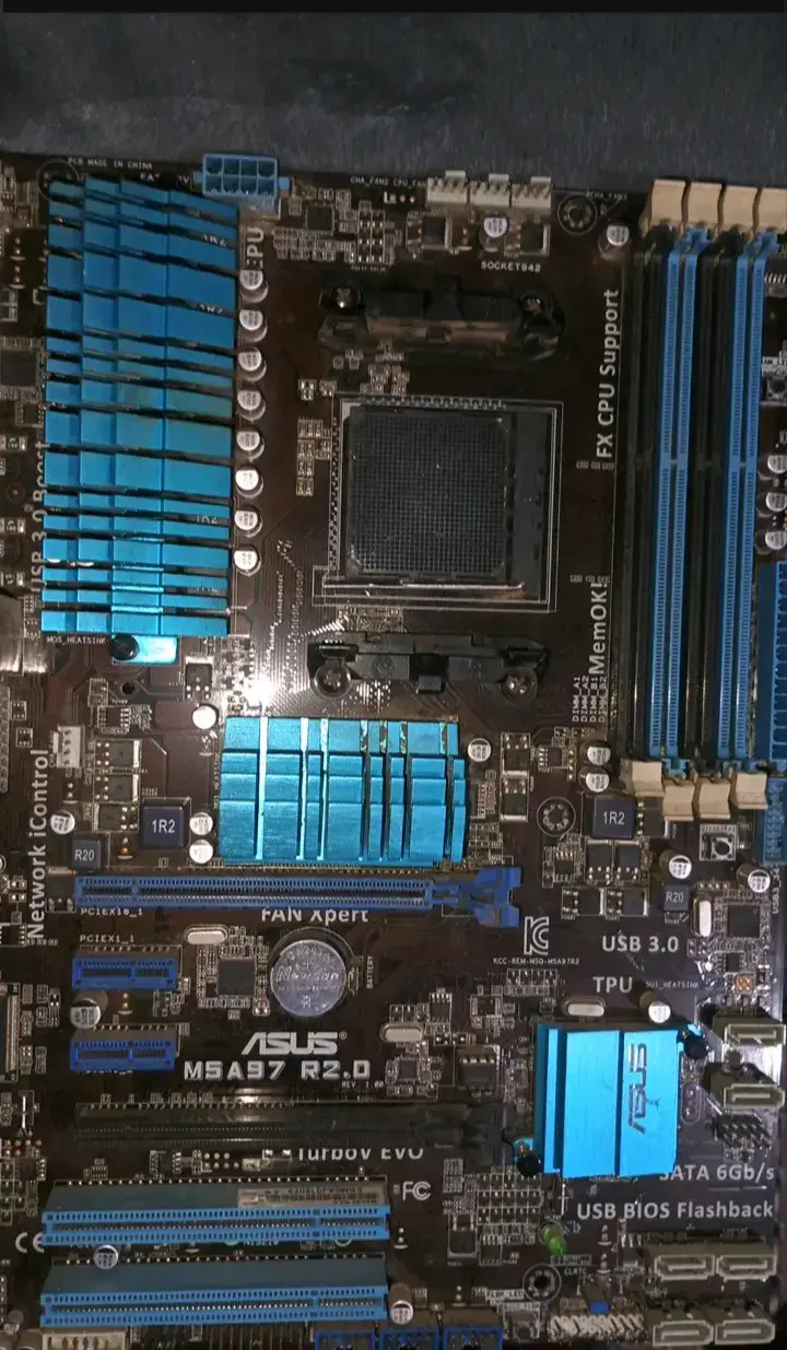 Placa Madre ASUS M5A97 R2.0 AM3+
