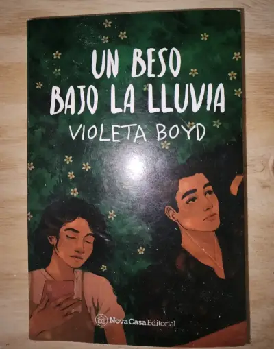 Libro 'Un Beso Bajo La Lluvia' de Violeta Boyd - miniatura 1