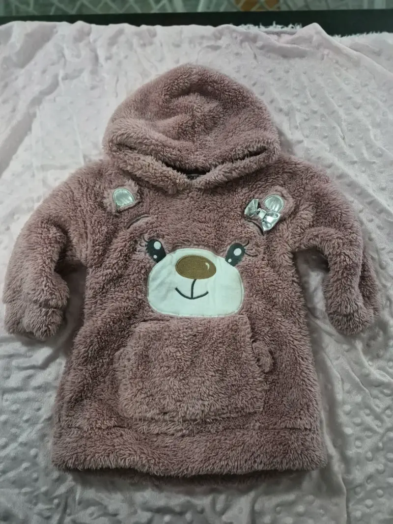 Polerón de peluche infantil con capucha y diseño de oso - 3