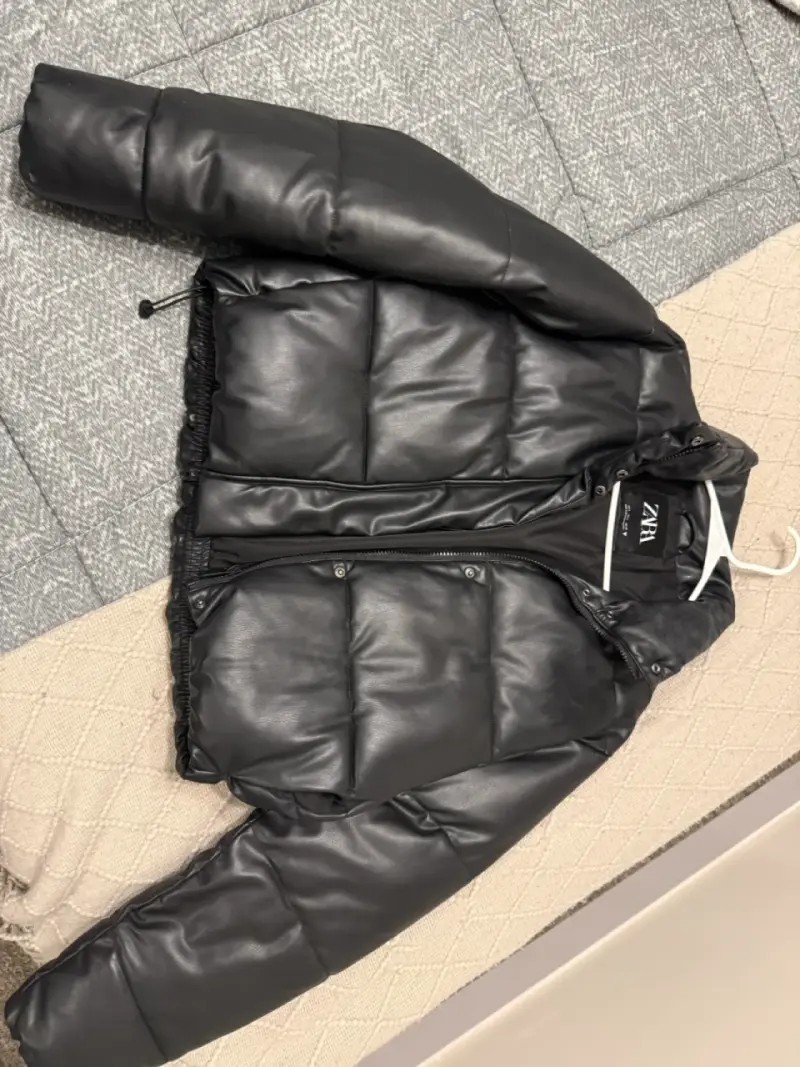 Chaqueta acolchada negra Zara para mujer - 1