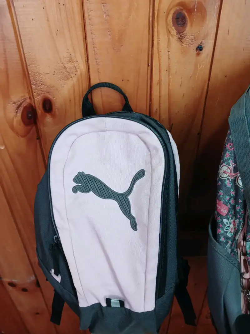 Mochila Puma rosa y negra para mujer