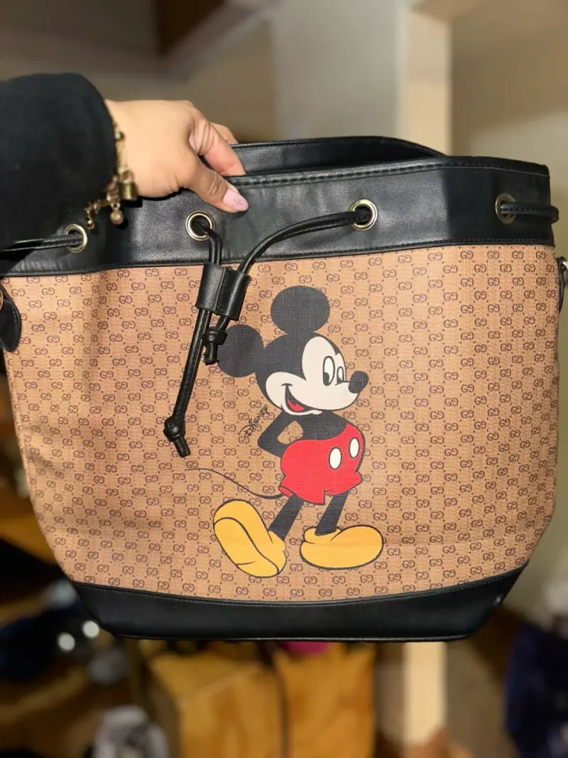 Cartera Gucci con diseño de Mickey Mouse - 1