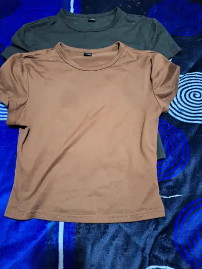 Pack de poleras básicas negras y marrones - miniatura 2