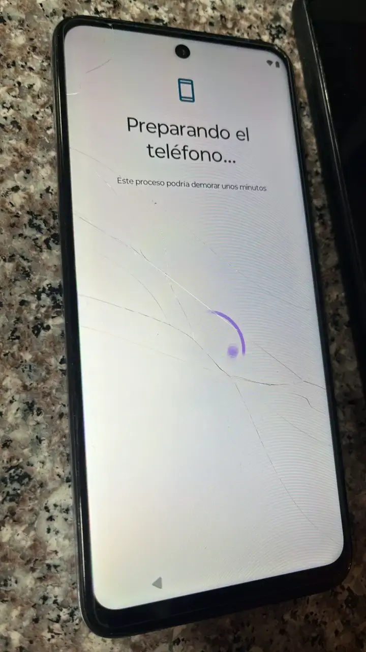 Smartphone Motorola G53 5g con pantalla dañada - 5