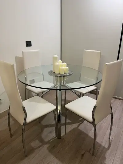 Juego de comedor redondo de vidrio con sillas bla - miniatura 4