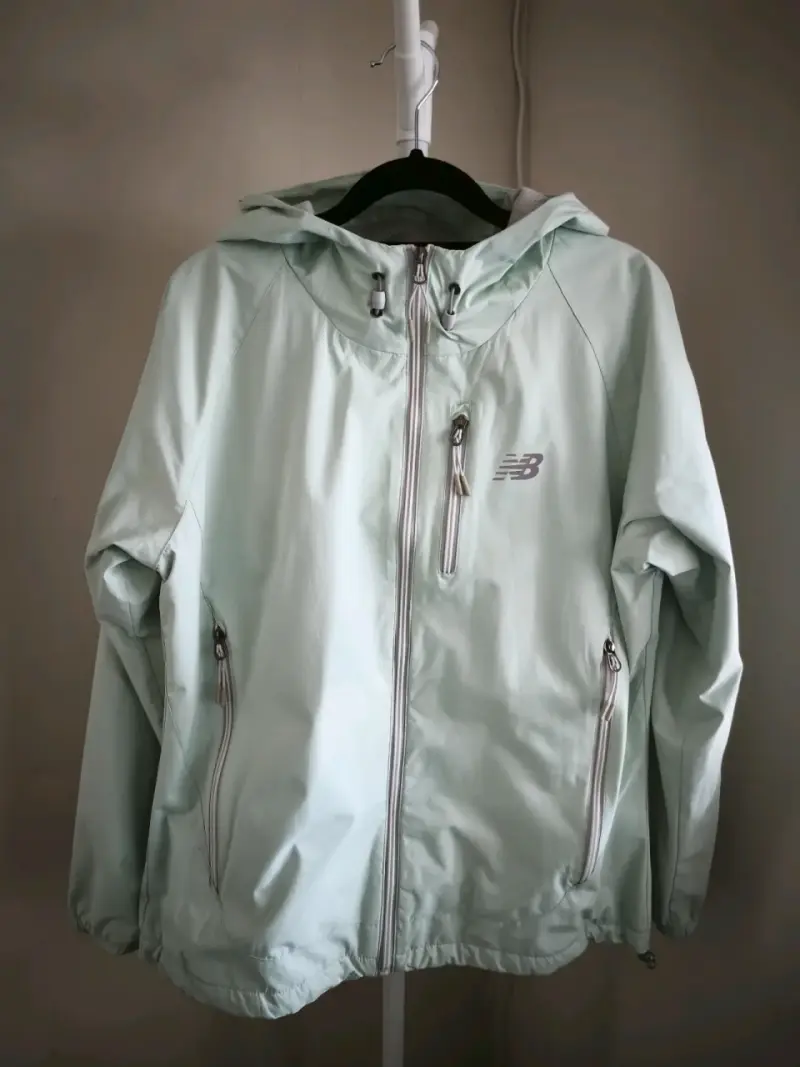 Chaqueta cortaviento New Balance verde menta - 2