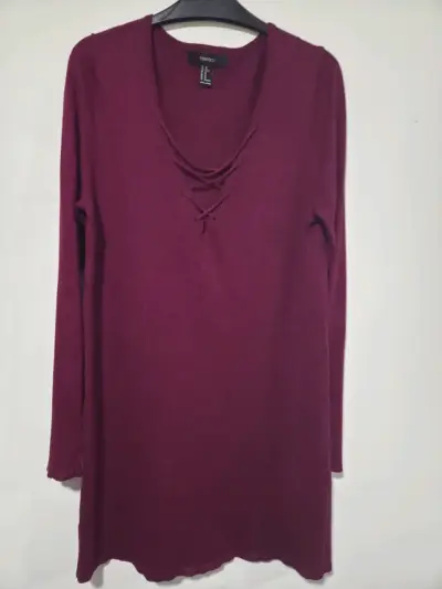 Vestido burdeos Forever 21 con detalle cruzado - miniatura 1