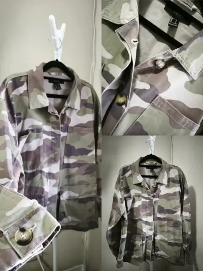 Chaqueta camuflada verde Forever 21 - miniatura 1