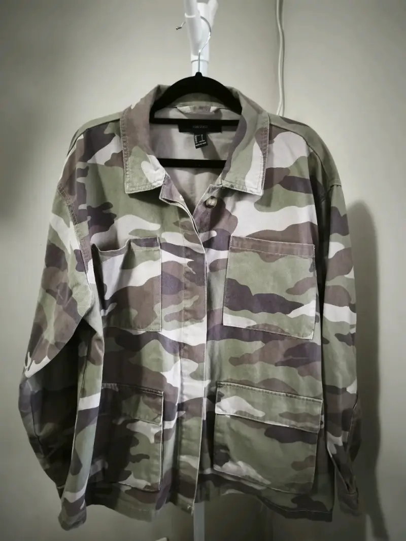 Chaqueta camuflada verde Forever 21 - 2