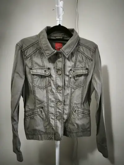Chaqueta de mujer Esprit con bolsillos funcionales - miniatura 2