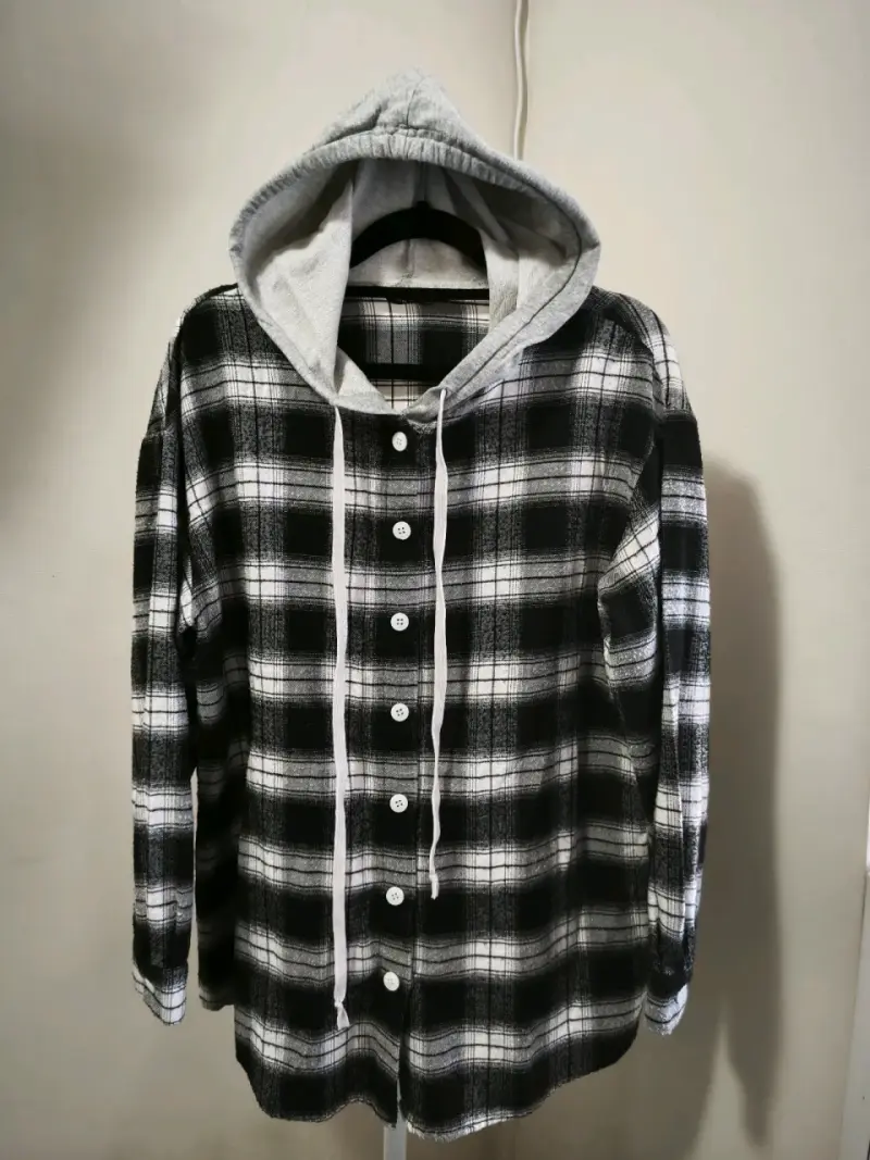 Camisa de franela con capucha Shein a cuadros - 2