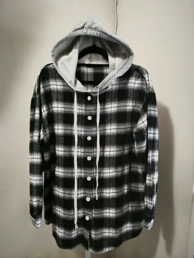 Camisa de franela con capucha Shein a cuadros - miniatura 2