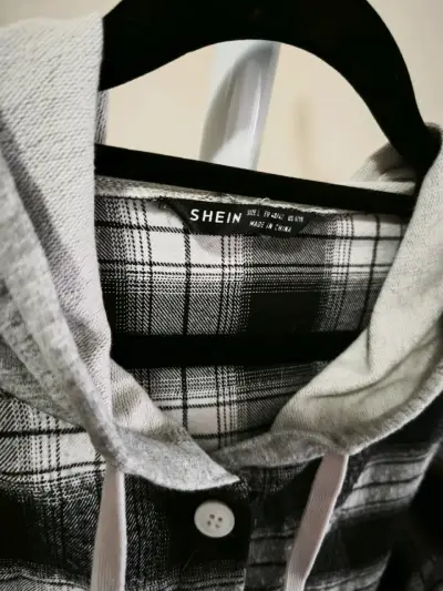 Camisa de franela con capucha Shein a cuadros - miniatura 3