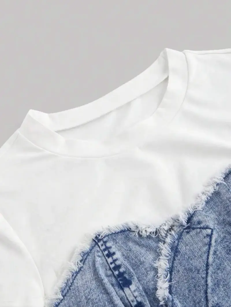 Polera de mezclilla con diseño único - 2
