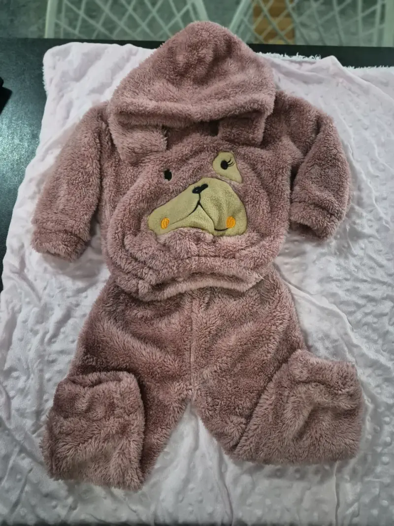 Conjunto de bebé peludo con capucha de oso - 1