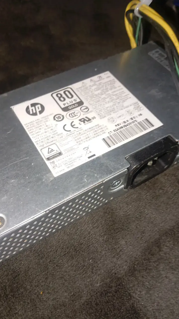 Fuente de poder HP 80 Plus Gold - 3
