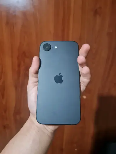 iPhone en buen estado con batería al 100% - miniatura 1