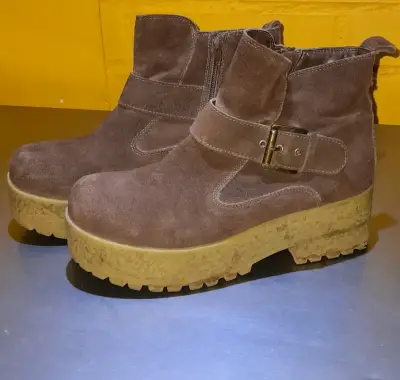 Botines de gamuza marrón con plataforma - miniatura 1