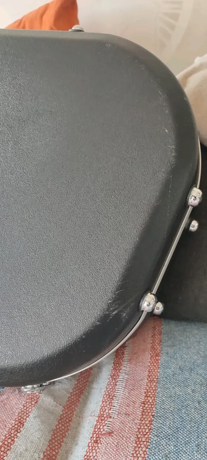 Estuche rígido para guitarra, marca Gator - 3