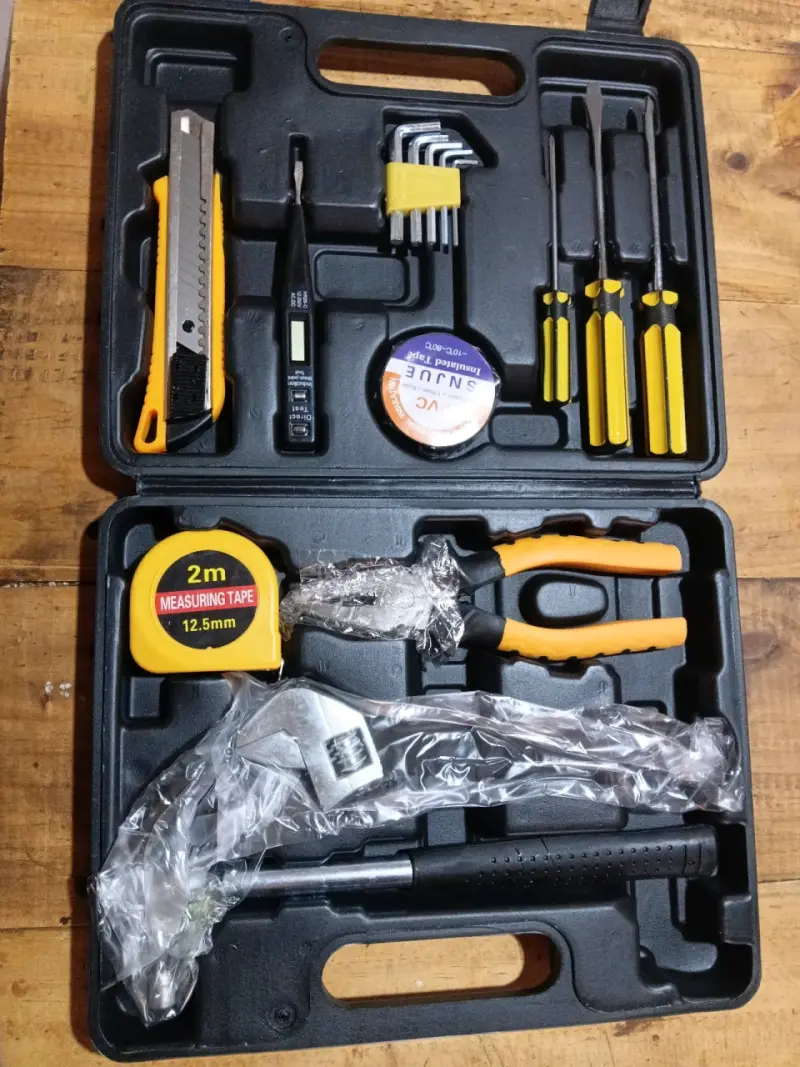 Set de herramientas manuales con estuche - 1