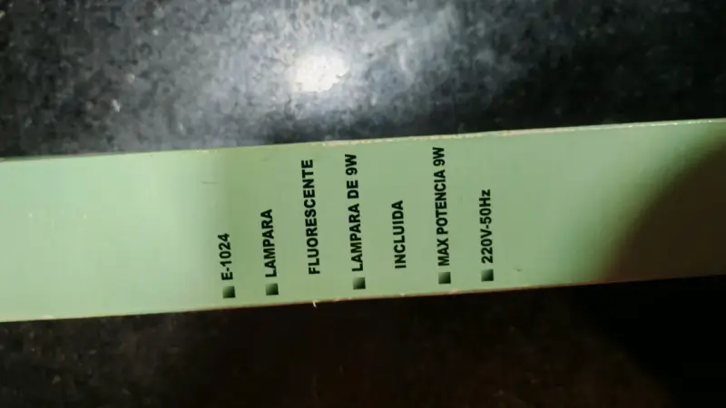 Lámpara fluorescente de escritorio 9W - 1