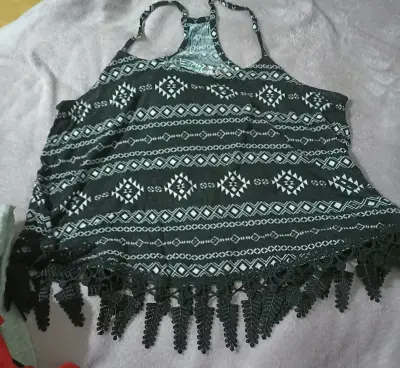 Lote de poleras y tops para mujer en varios estilos - miniatura 4
