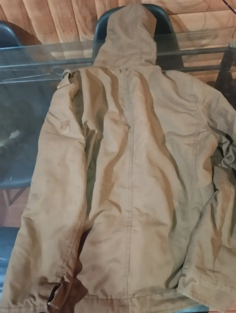 Parka beige con capucha y forro interior - 3