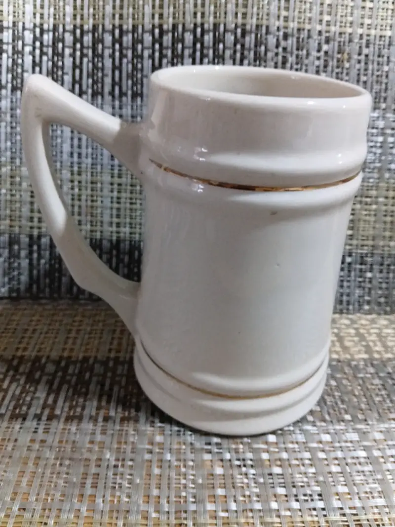 Taza de cerámica con diseño vintage - 3