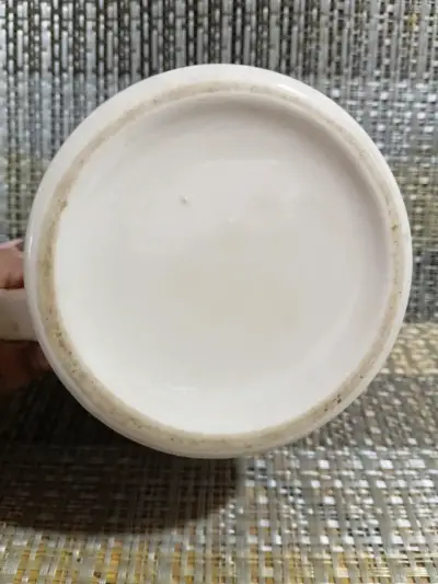 Taza de cerámica con diseño vintage - miniatura 4