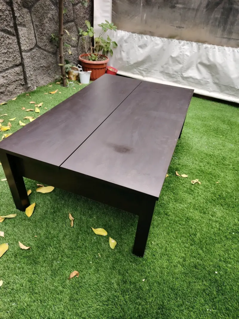 Mesa de centro elevable de madera oscura - 1